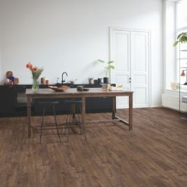 ПВХ-ПЛИТКА Quick-Step BLOOM Дуб осенний шоколадный AVMPU40199