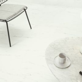 ПВХ-ПЛИТКА Quick-Step ORO BASE Мрамор каррарский белый AVSTU40136